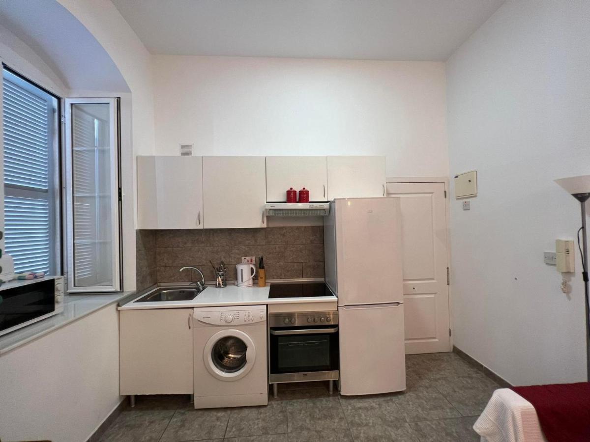 Quirky 1Br Just Off Main Street Prime Location Daire Cebelitarık Dış mekan fotoğraf